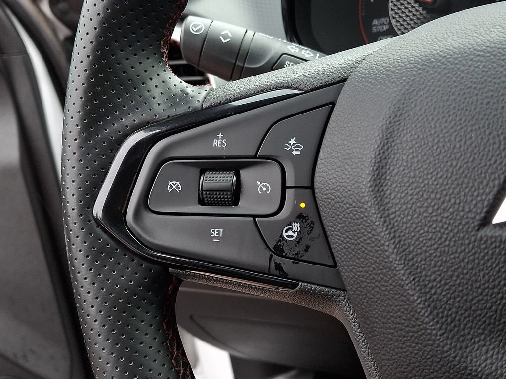 Certified 2024 Chevrolet Trax RS FWD image 20