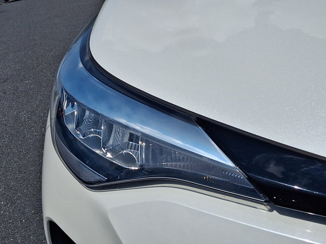 Used 2020 Toyota C-HR XLE FWD image 9