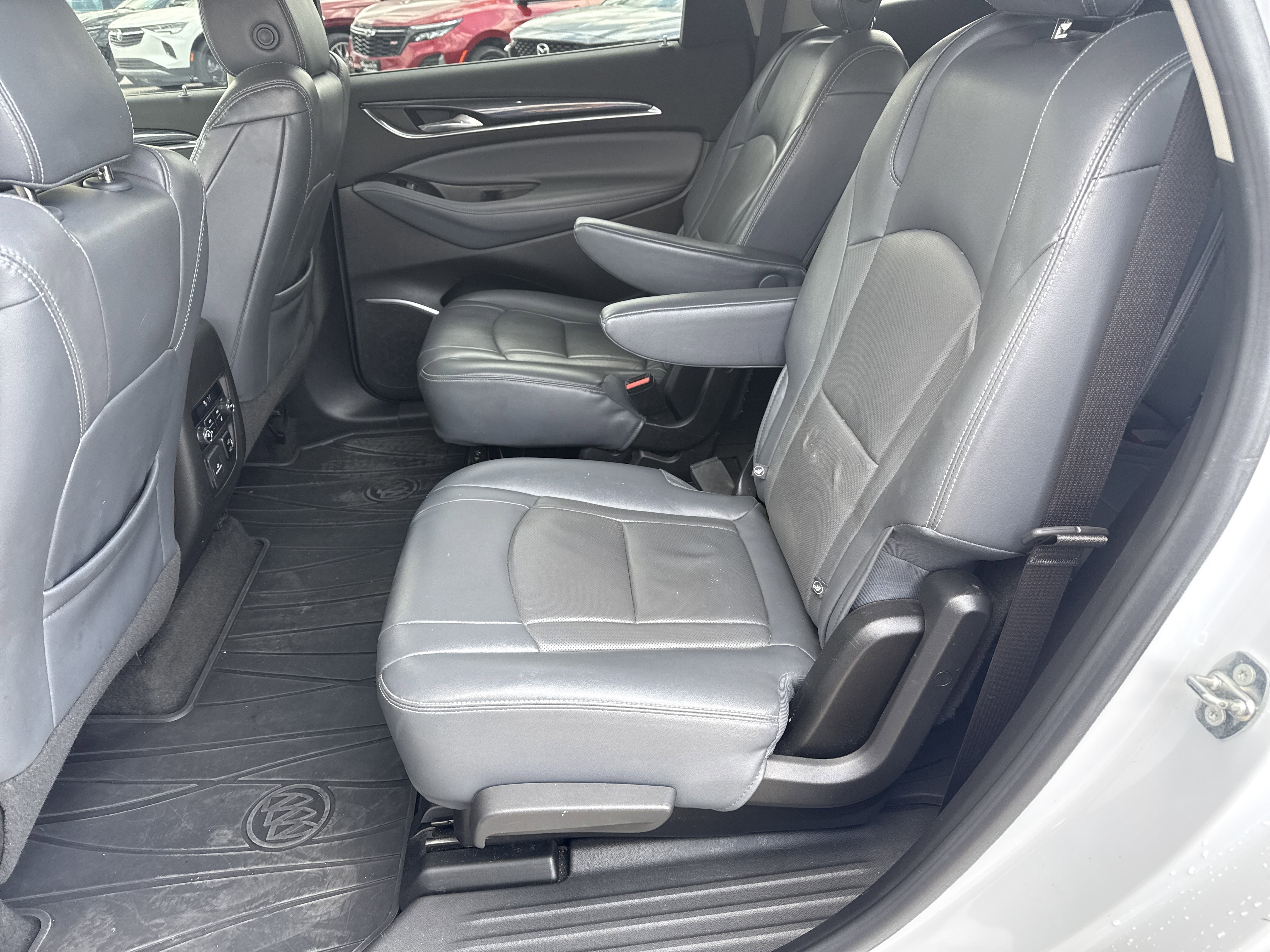 Used 2018 Buick Enclave Premium AWD/4WD image 13