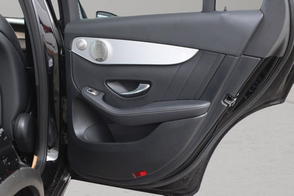 Used 2021 Mercedes-Benz GLC 300 image 29