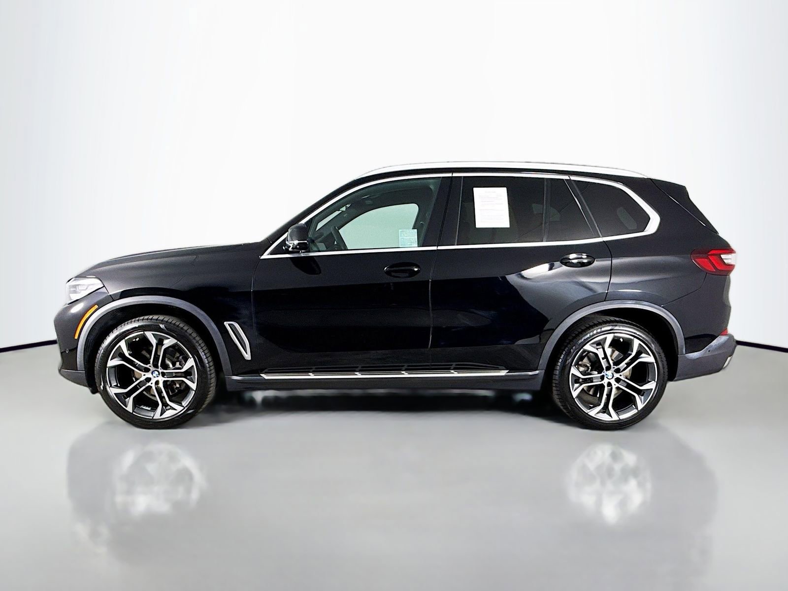Certified 2023 BMW X5 sDrive40i w/ Premium Package image 4