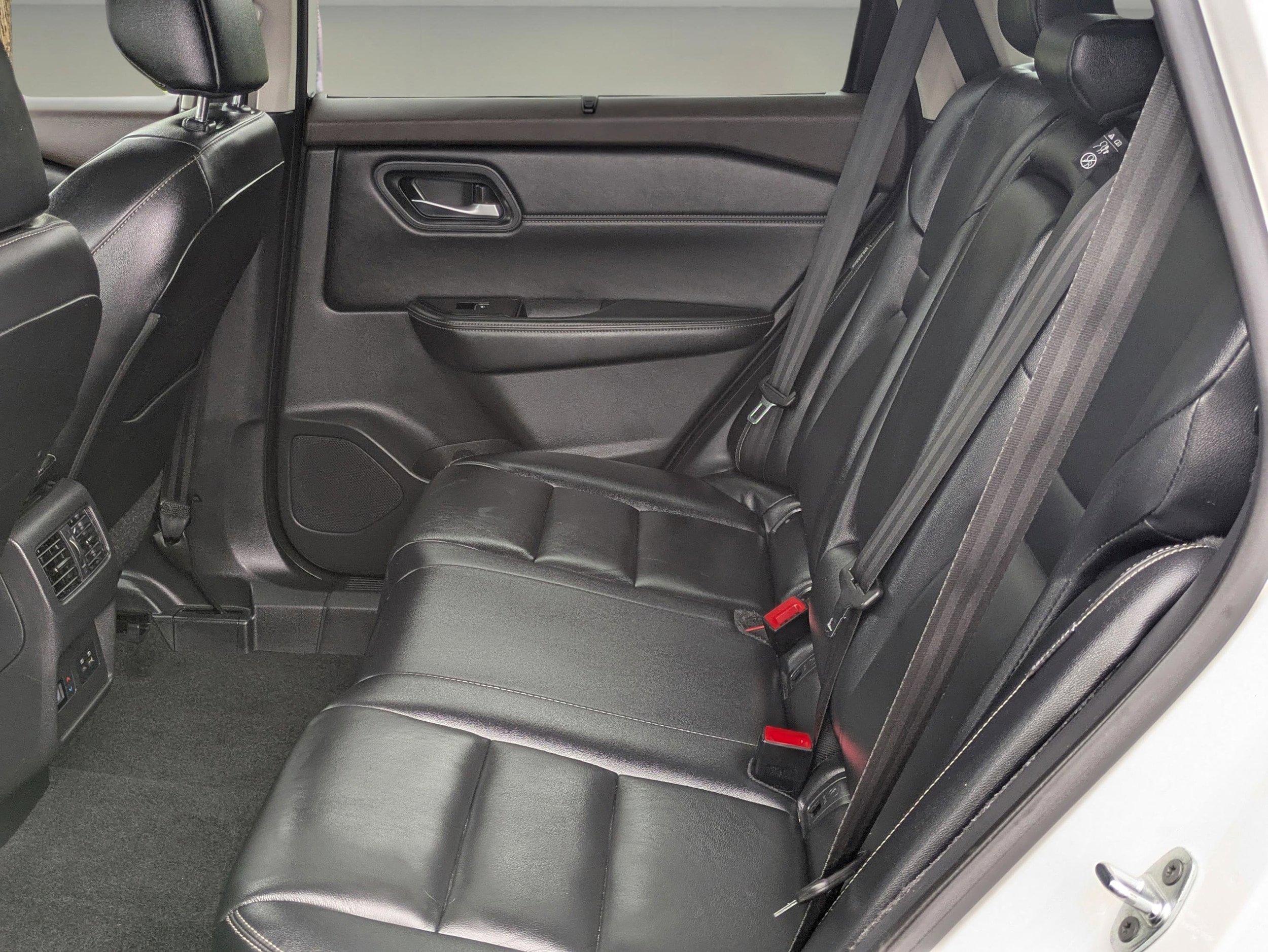 Used 2023 Nissan Rogue SL w/ SL Premium Package AWD/4WD image 15