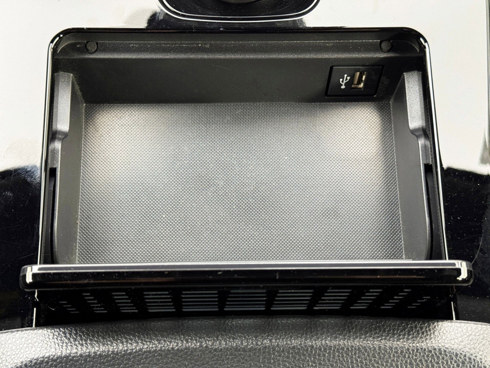 Used 2024 Subaru Solterra Premium image 28