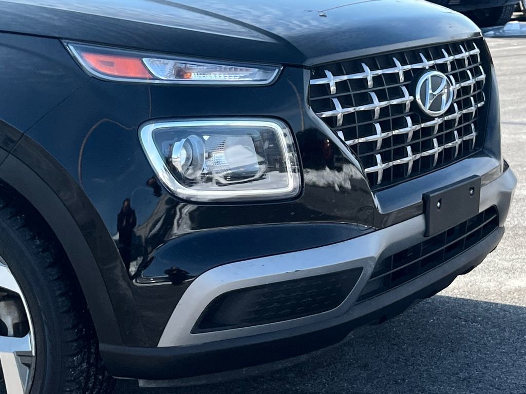 Used 2023 Hyundai Venue SEL image 7
