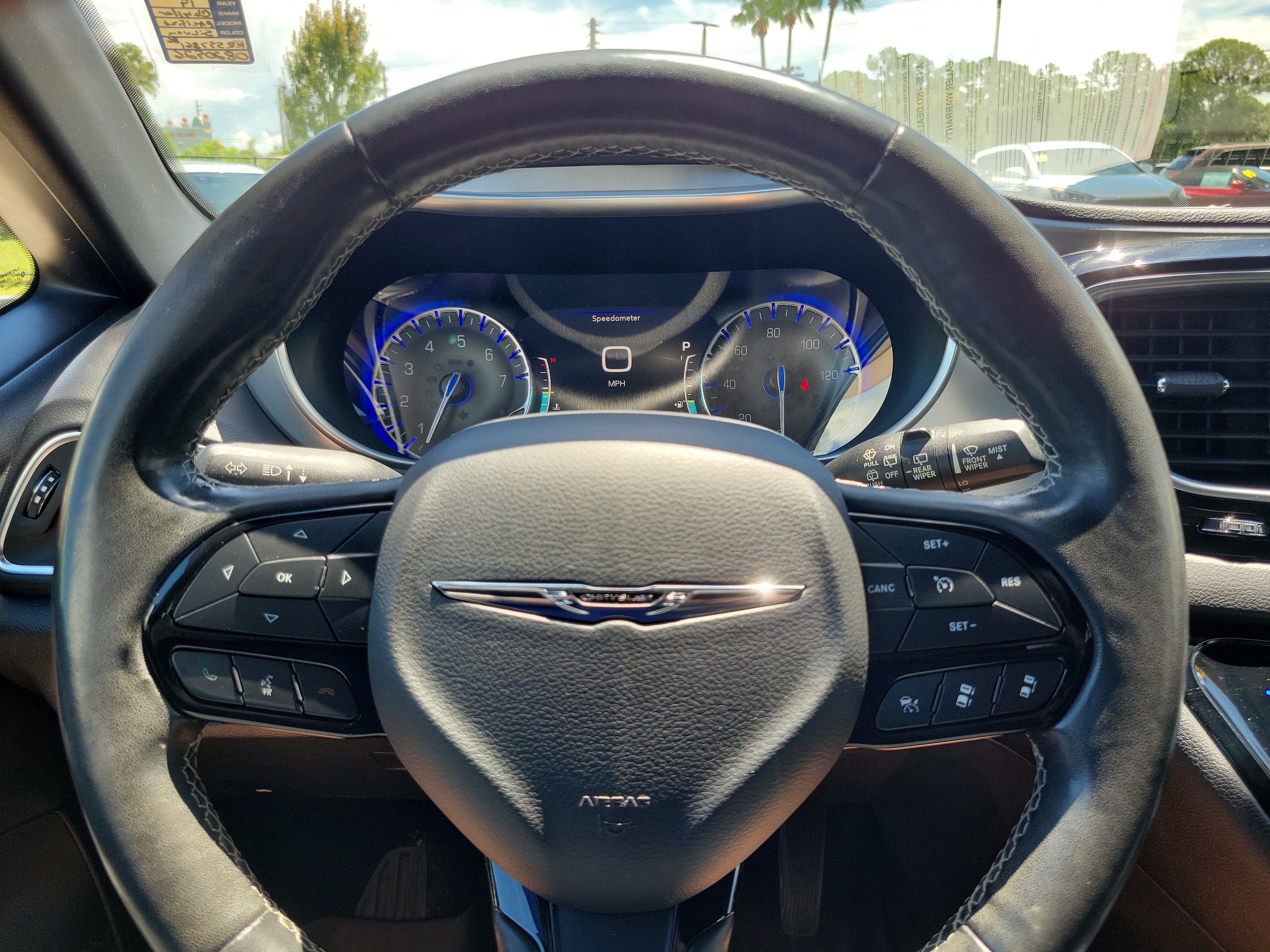 Used 2019 Chrysler Pacifica Touring-L Plus w/ Advanced Safetytec Group FWD image 17