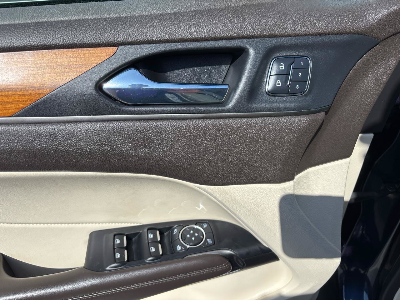 Used 2015 Lincoln MKC AWD w/ Equipment Group 102A Reserve image 10