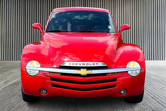 Used 2004 Chevrolet SSR w/ Preferred Equipment Group image 3