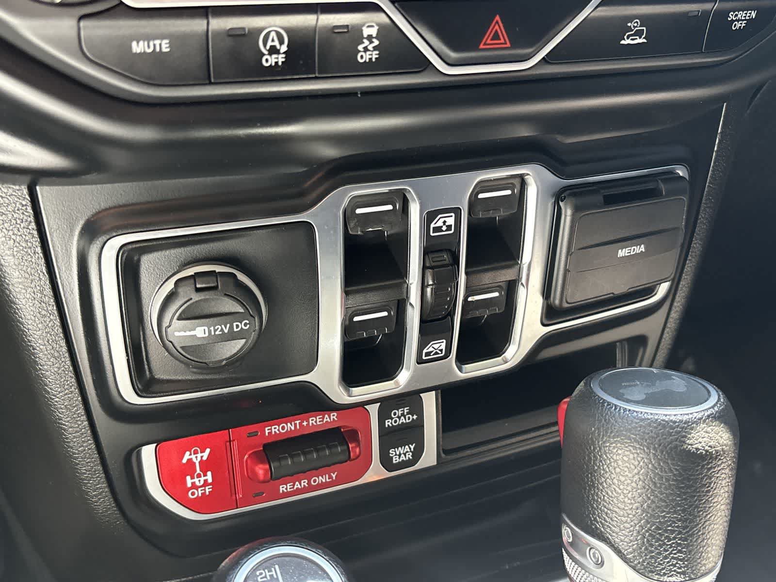 Certified 2023 Jeep Wrangler Unlimited Rubicon AWD/4WD image 23