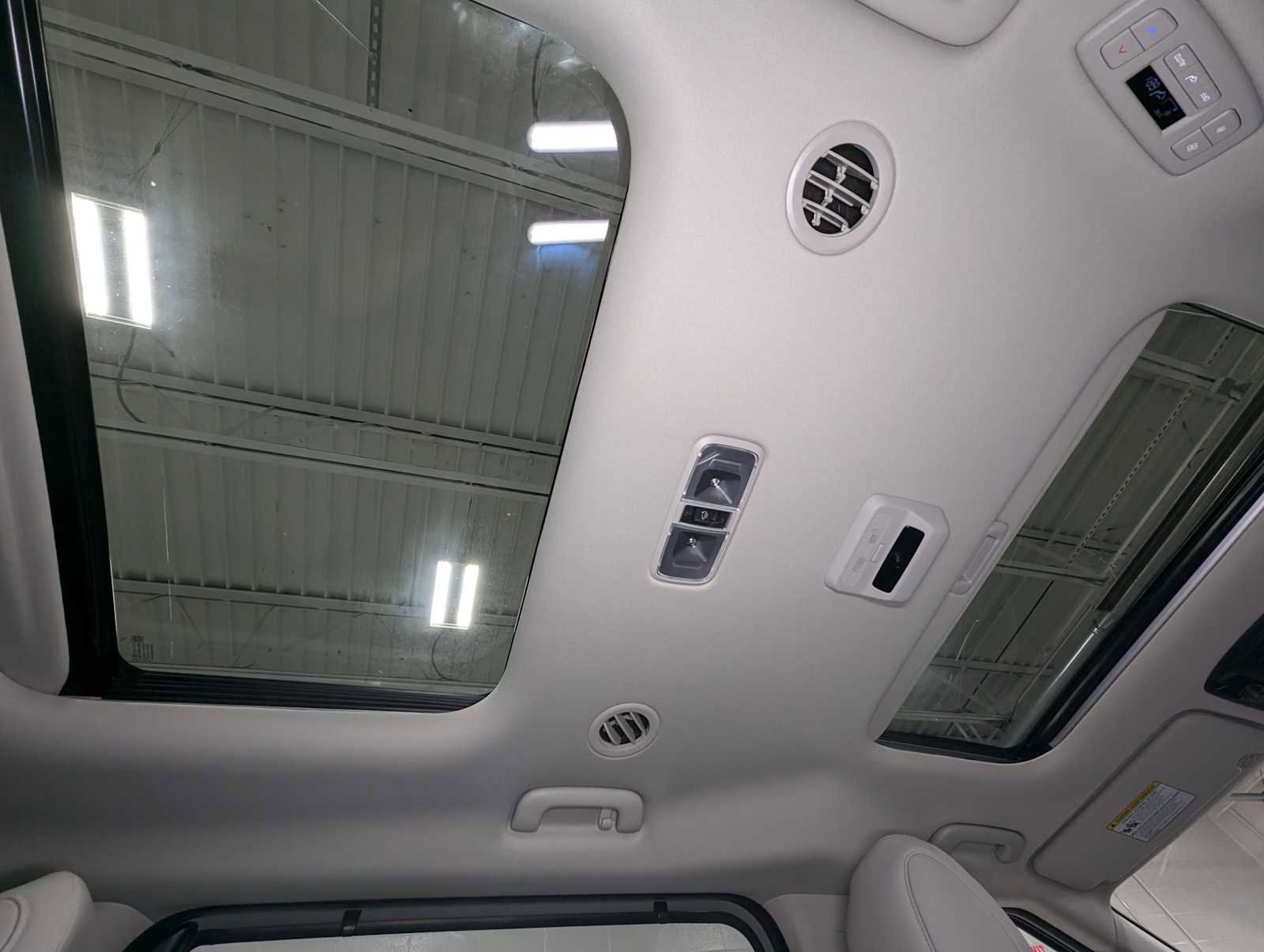 New 2026 Kia Carnival SX image 19