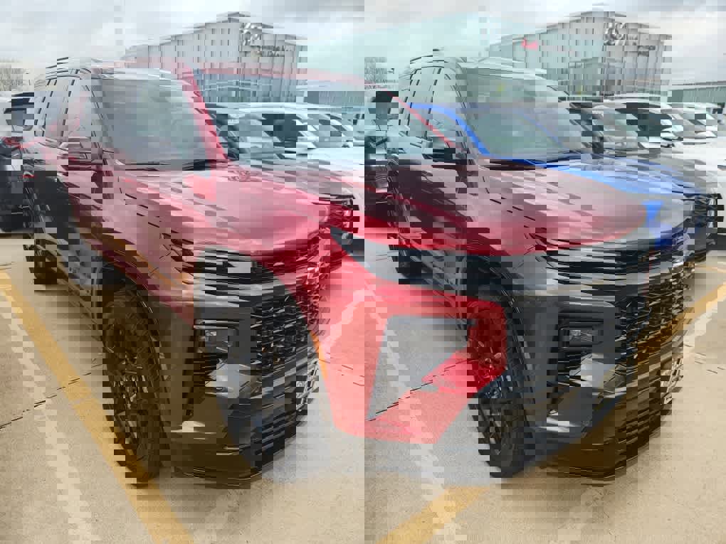 Used 2024 Chevrolet Traverse RS image 3