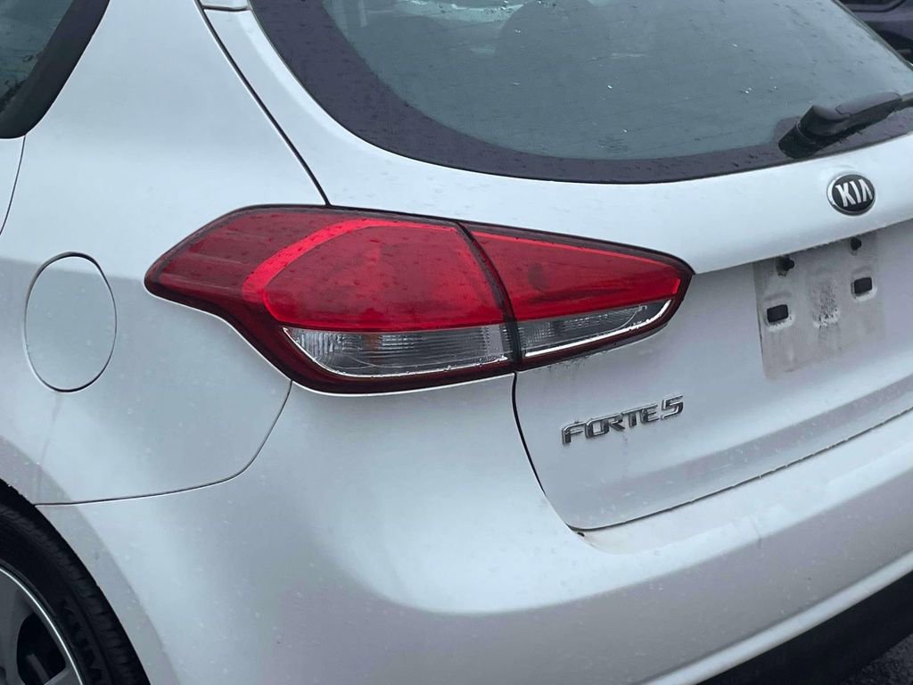 Used 2016 Kia Forte LX image 11
