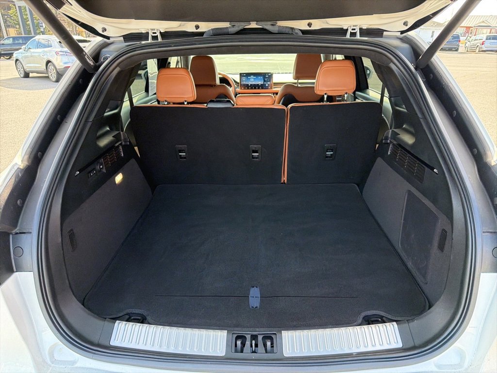 Certified 2022 Lincoln Nautilus Black Label w/ Class II Trailer Tow Package image 17