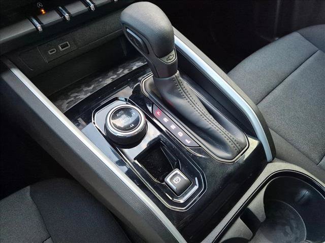 Used 2023 Chevrolet Colorado Trail Boss w/ LPO, Dark Essentials Package AWD/4WD image 16