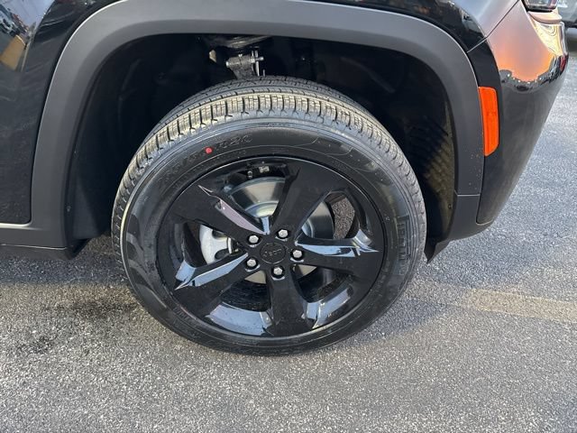 New 2026 Jeep Grand Cherokee Limited w/ Limited Altitude Package AWD/4WD image 13