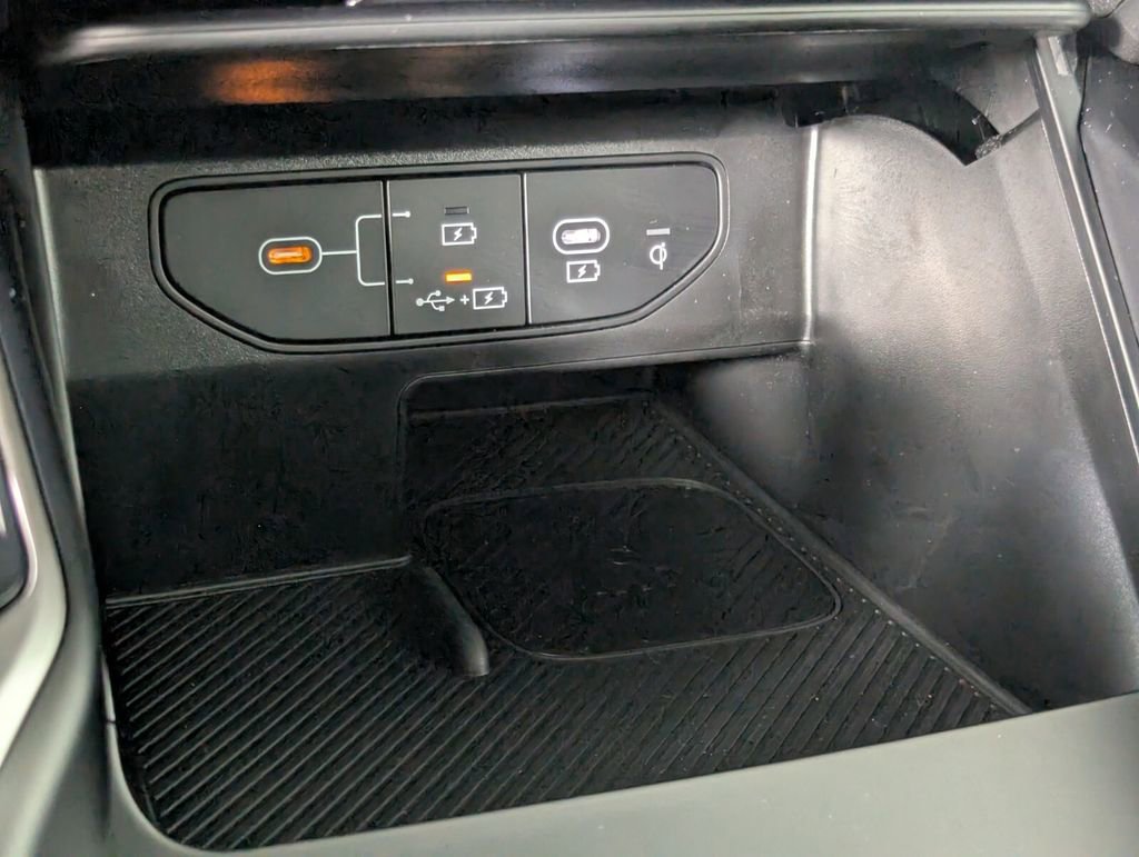 Used 2025 Kia Sorento EX image 19