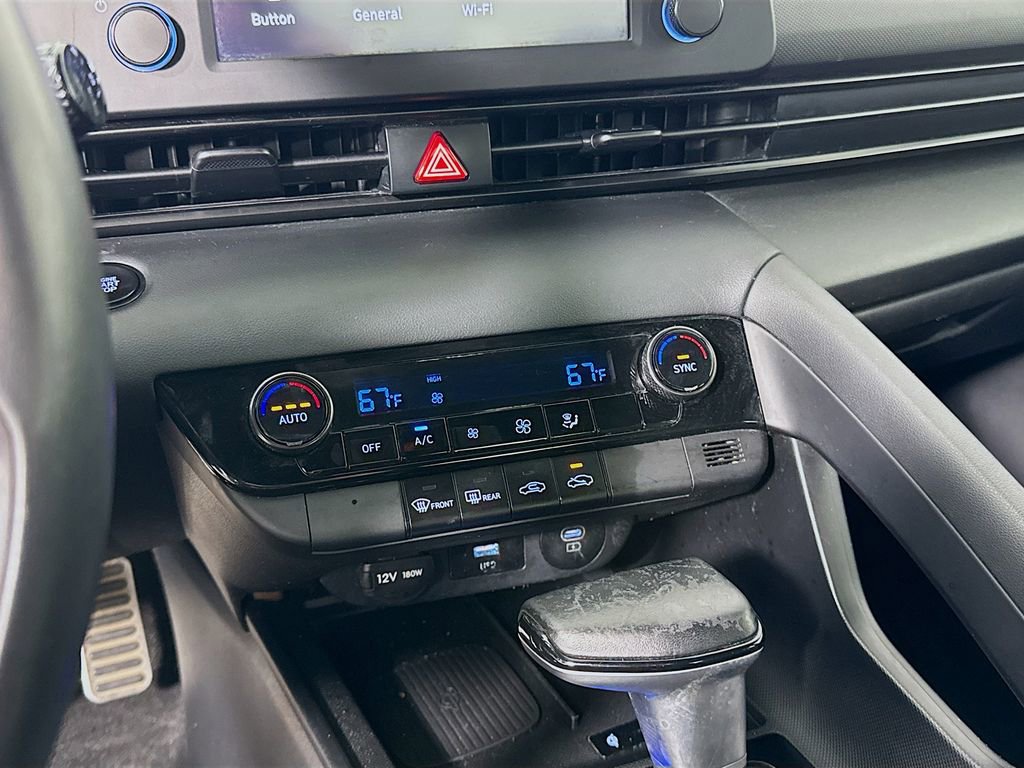 Certified 2025 Hyundai Elantra Sport FWD image 15
