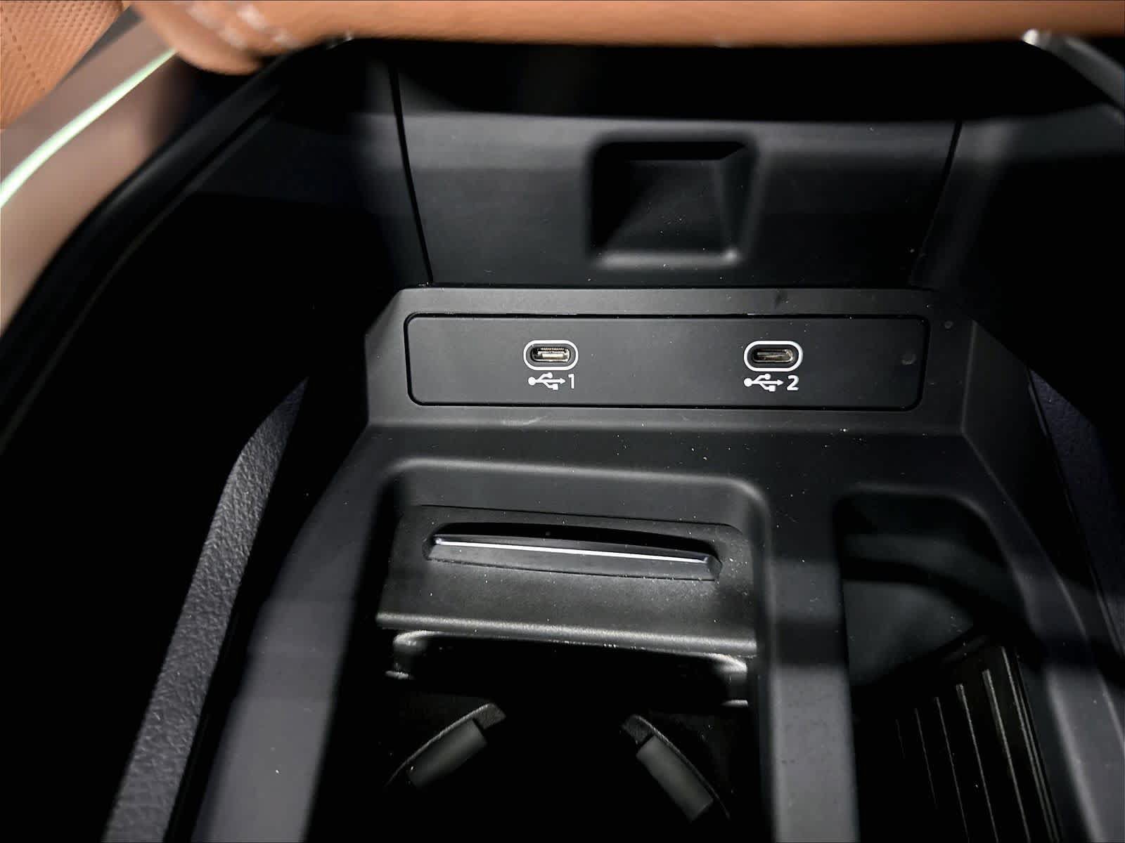 Used 2024 Audi Q8 e-tron Premium Plus AWD/4WD image 34