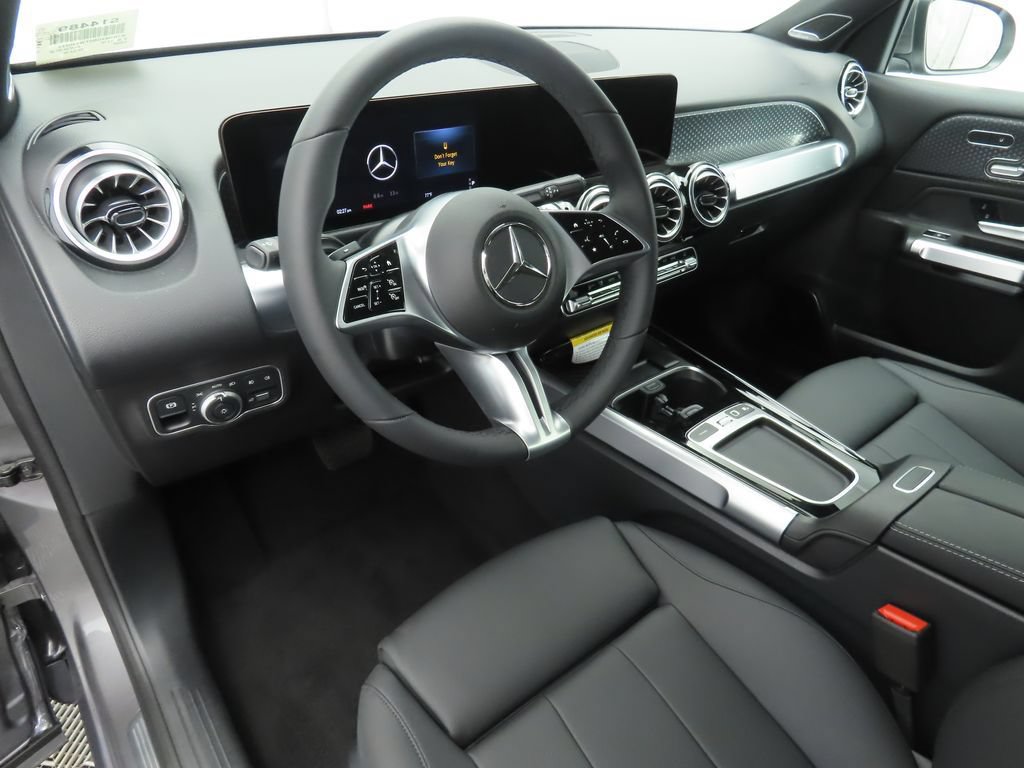 Used 2026 Mercedes-Benz GLB 250 image 9