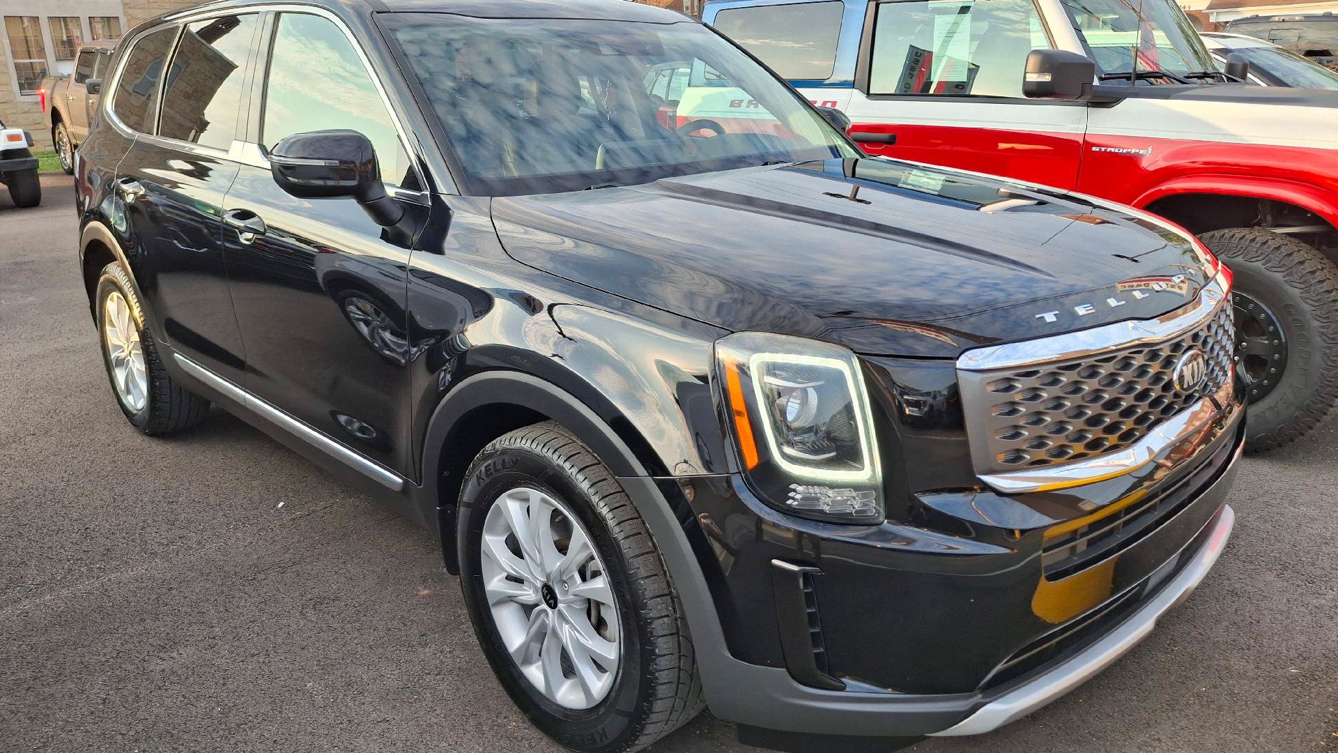 Used 2020 Kia Telluride LX AWD/4WD image 1