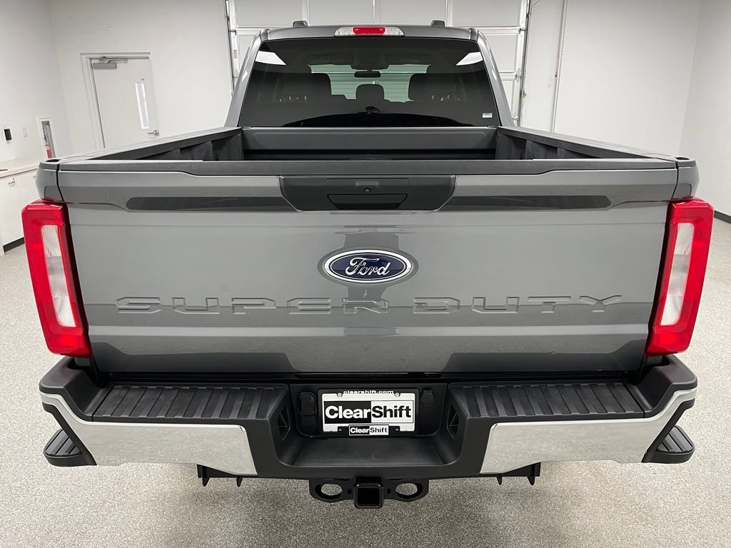 Used 2025 Ford F250 XLT w/ FX4 Off-Road Package AWD/4WD image 9