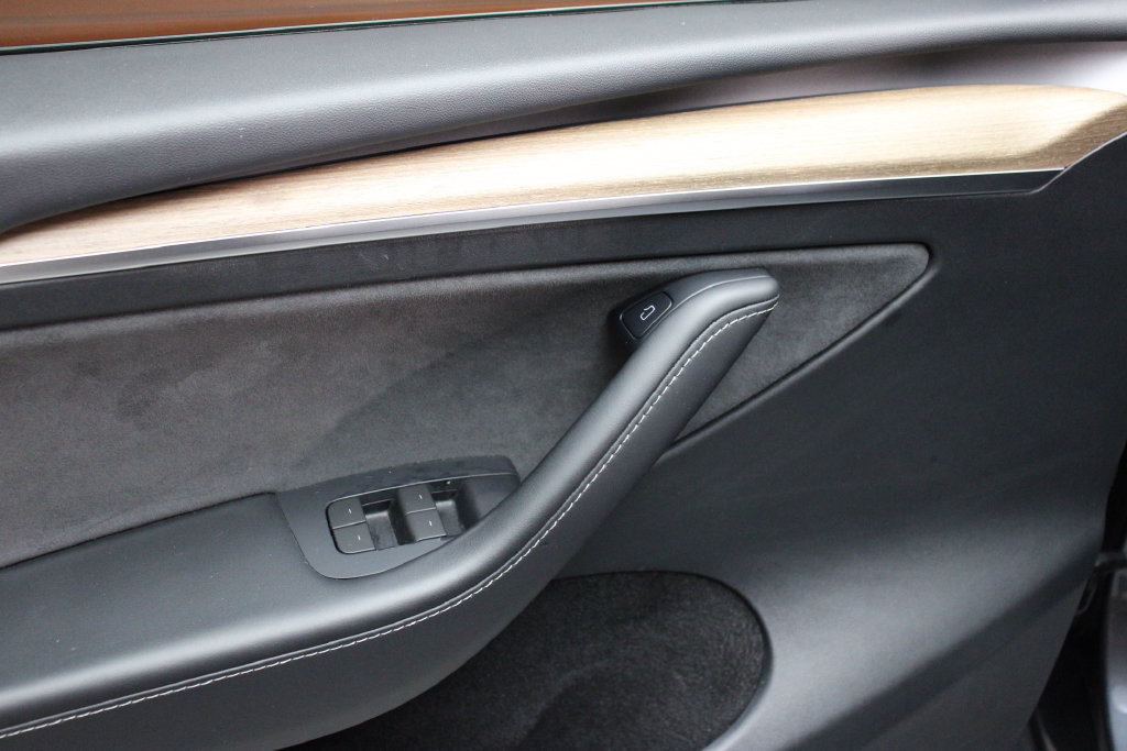 Used 2023 Tesla Model Y Performance AWD/4WD image 18