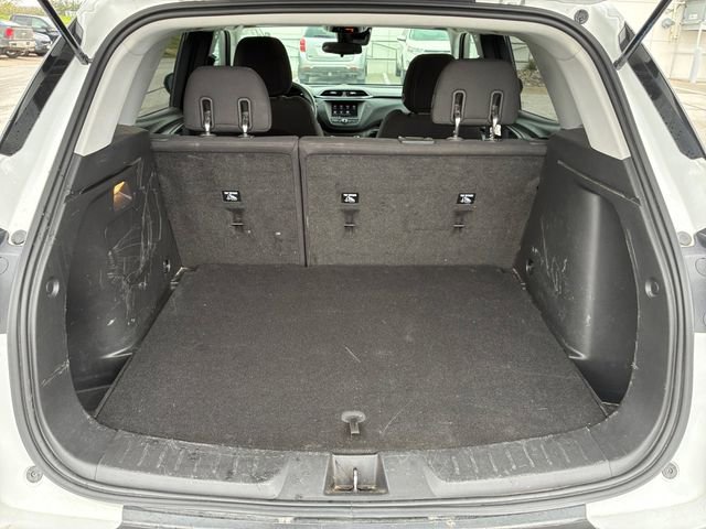 Used 2023 Chevrolet TrailBlazer LT FWD image 16