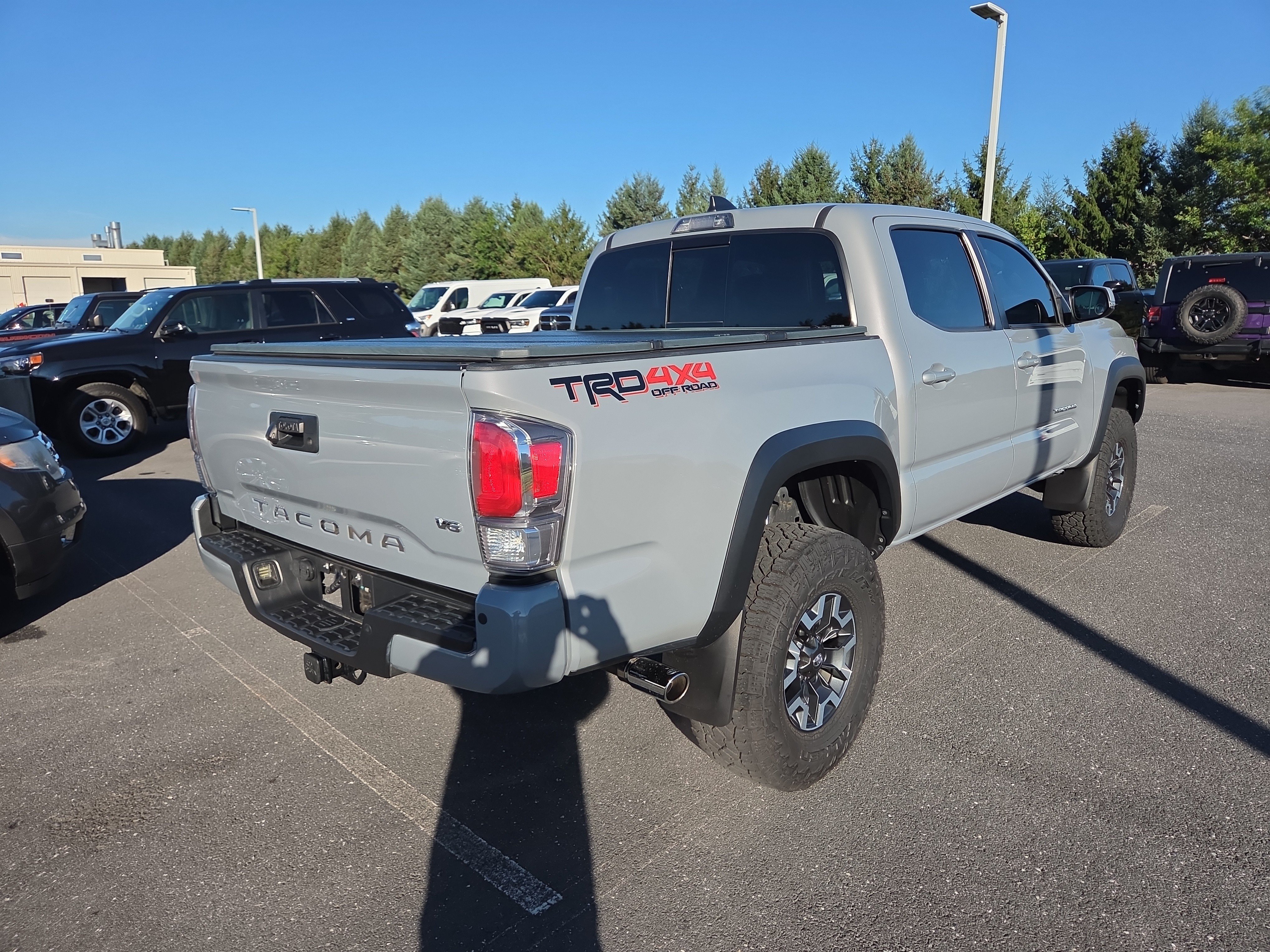 Used 2021 Toyota Tacoma TRD Off-Road w/ TRD Premium Off Road Package AWD/4WD image 17