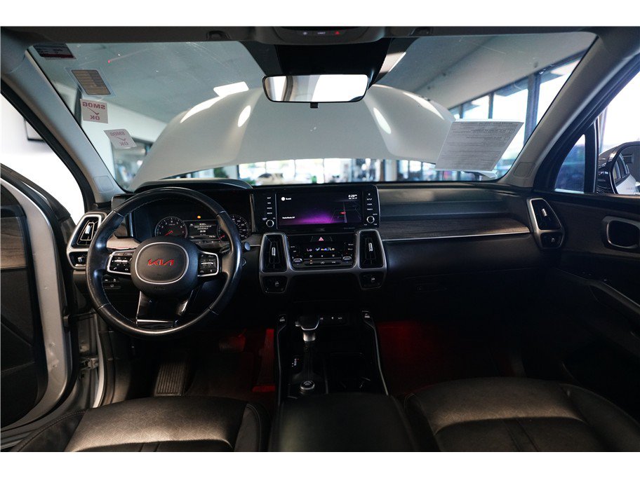 Used 2022 Kia Sorento EX w/ Panoramic Sunroof Package FWD image 20
