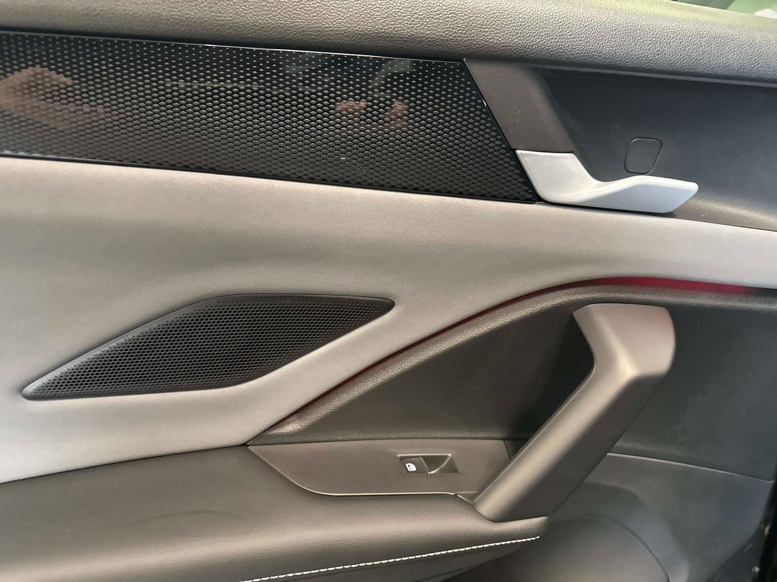 New 2026 Volkswagen Tiguan SE image 12