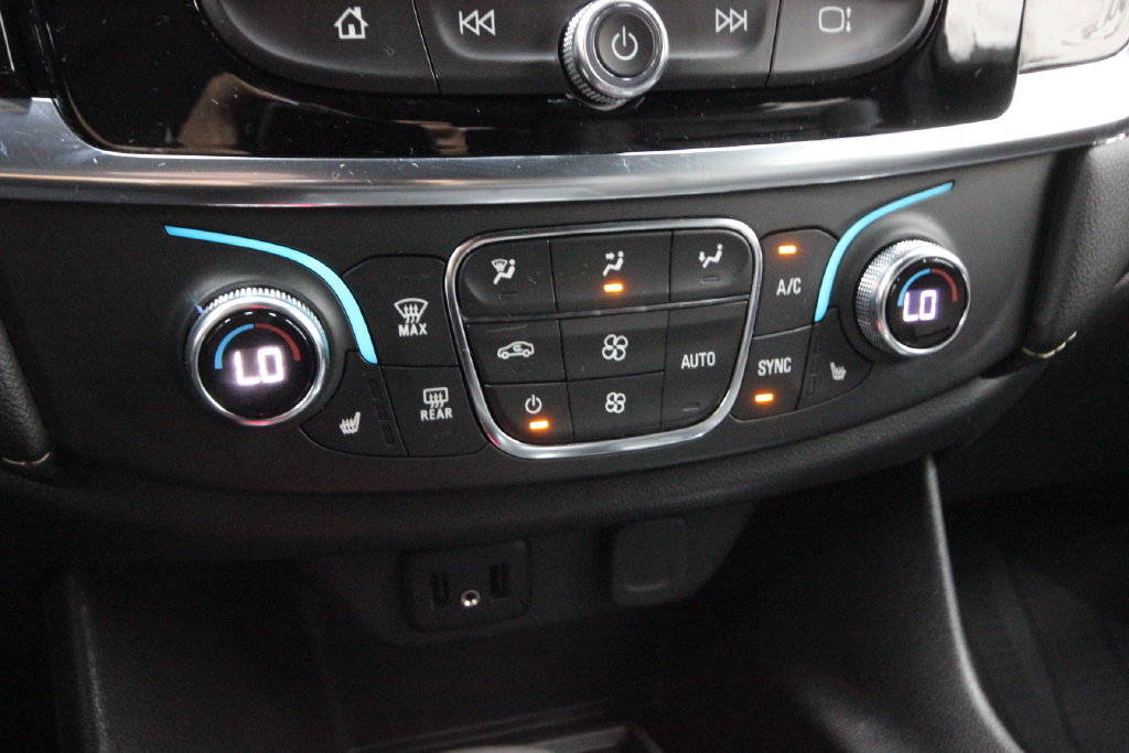 Used 2022 Chevrolet Traverse LT w/ LPO, Floor Liner Package AWD/4WD image 26