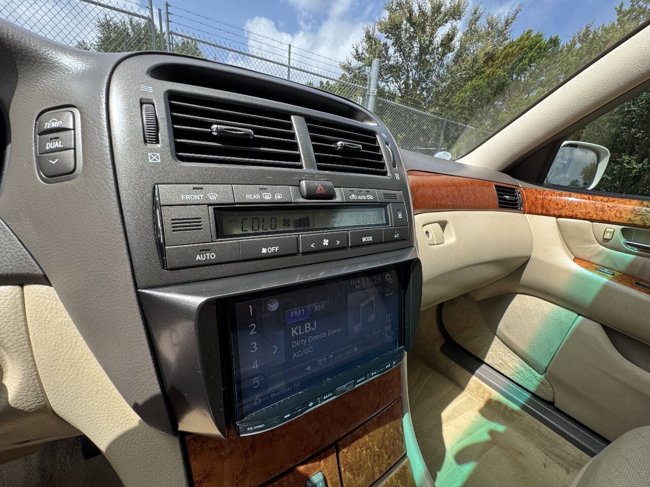 Used 2004 Lexus LS 430 RWD image 23
