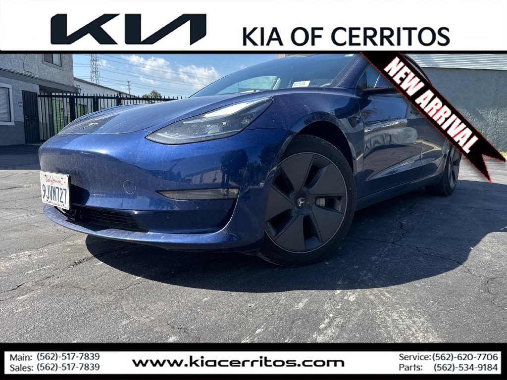 Used 2023 Tesla Model 3 Standard Range RWD image 1