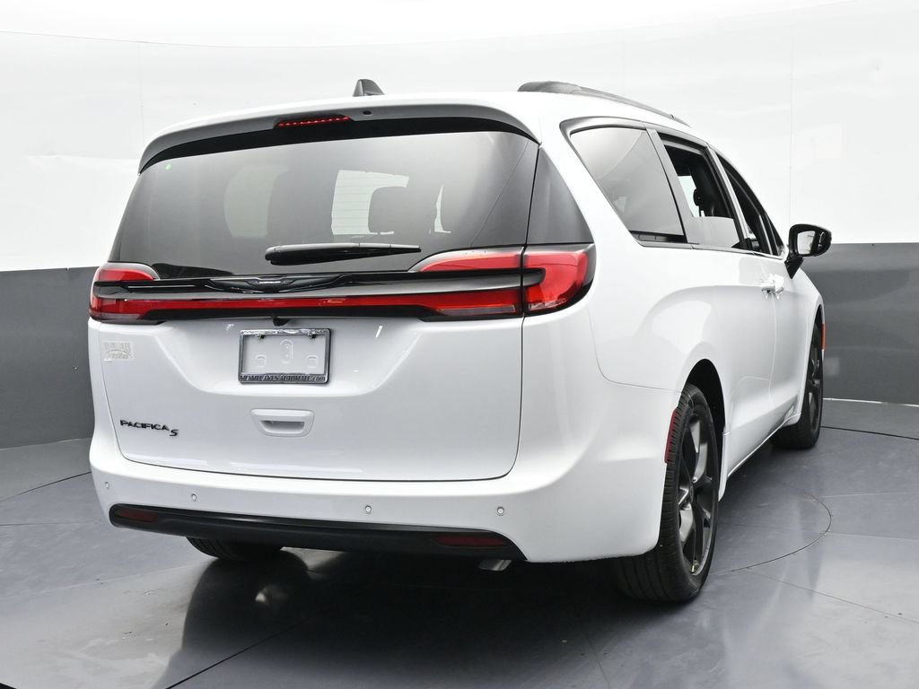 New 2026 Chrysler Pacifica Select w/ S Appearance Package FWD image 5