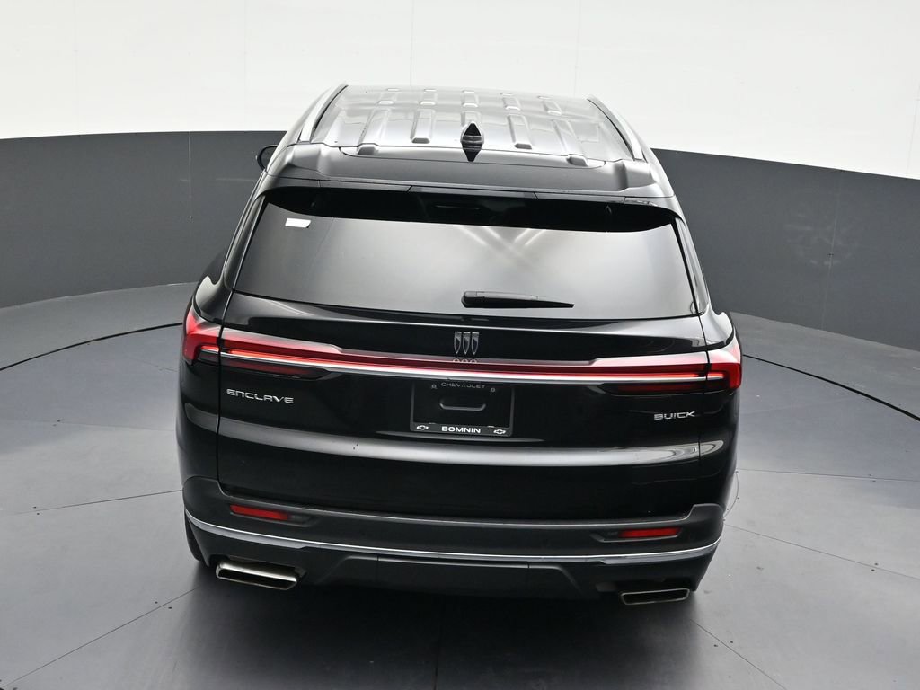 Used 2025 Buick Enclave Preferred w/ Power Package FWD image 18