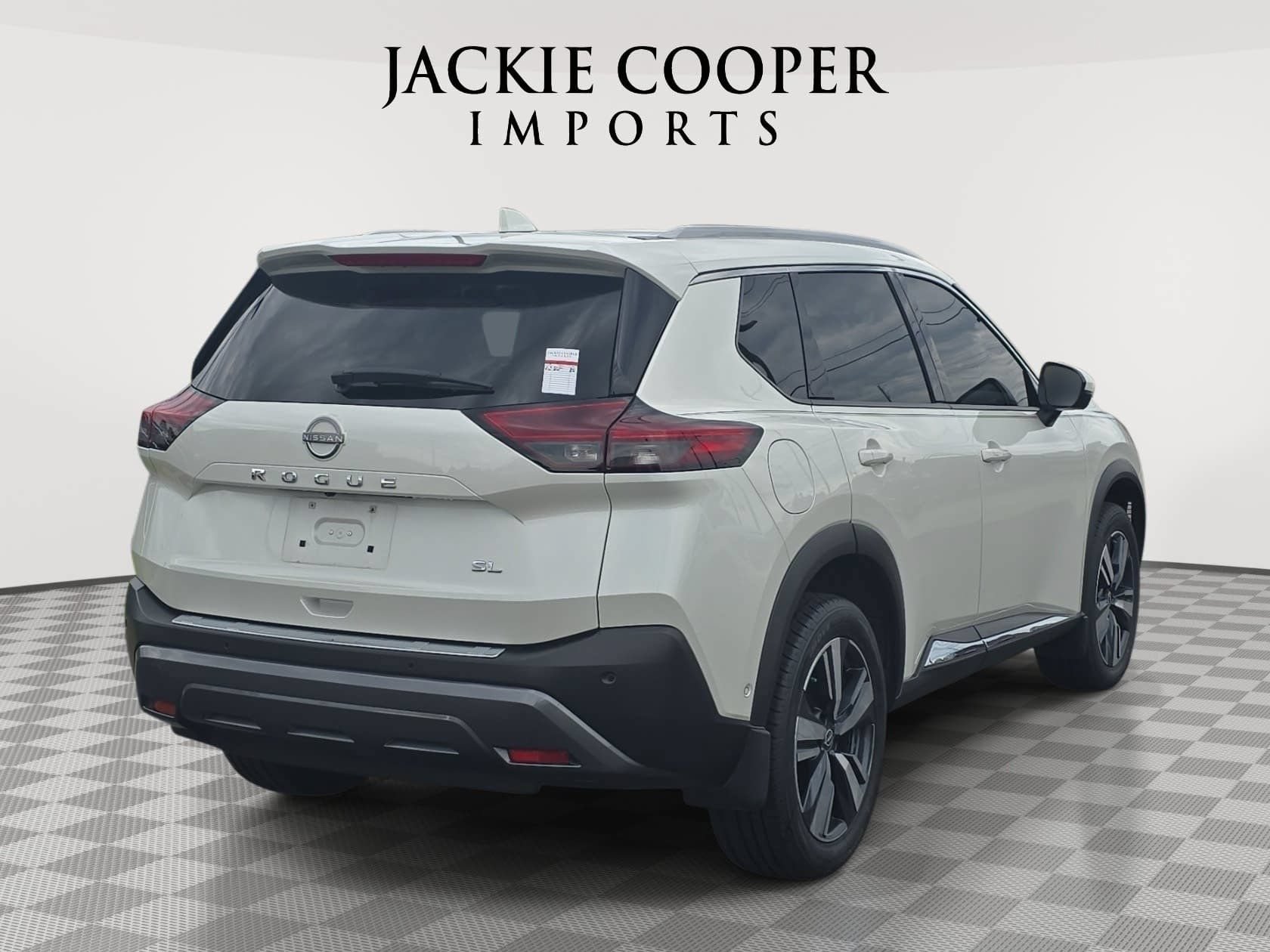 Used 2023 Nissan Rogue SL w/ SL Premium Package FWD image 5