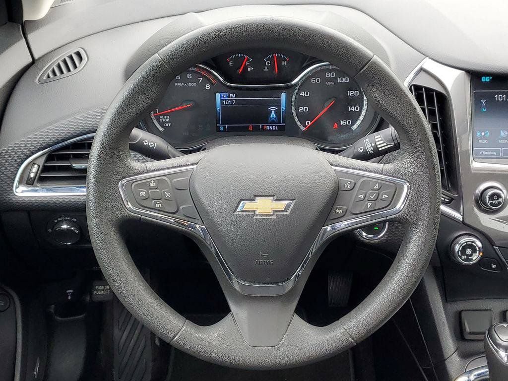 Used 2018 Chevrolet Cruze LT w/ Sun And Sound Package FWD image 29