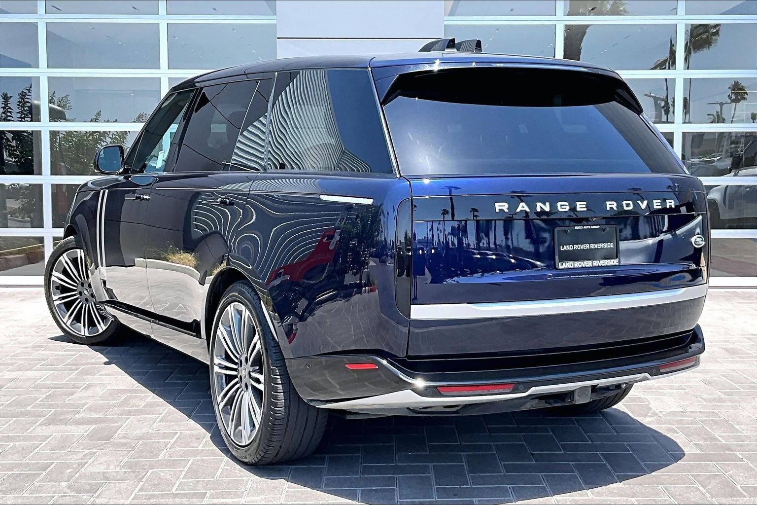 Used 2023 Land Rover Range Rover Long Wheelbase Autobiography AWD/4WD image 11