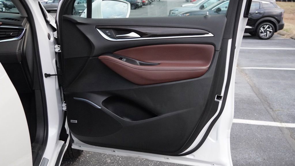 Used 2020 Buick Enclave Avenir w/ Avenir Technology Package image 26