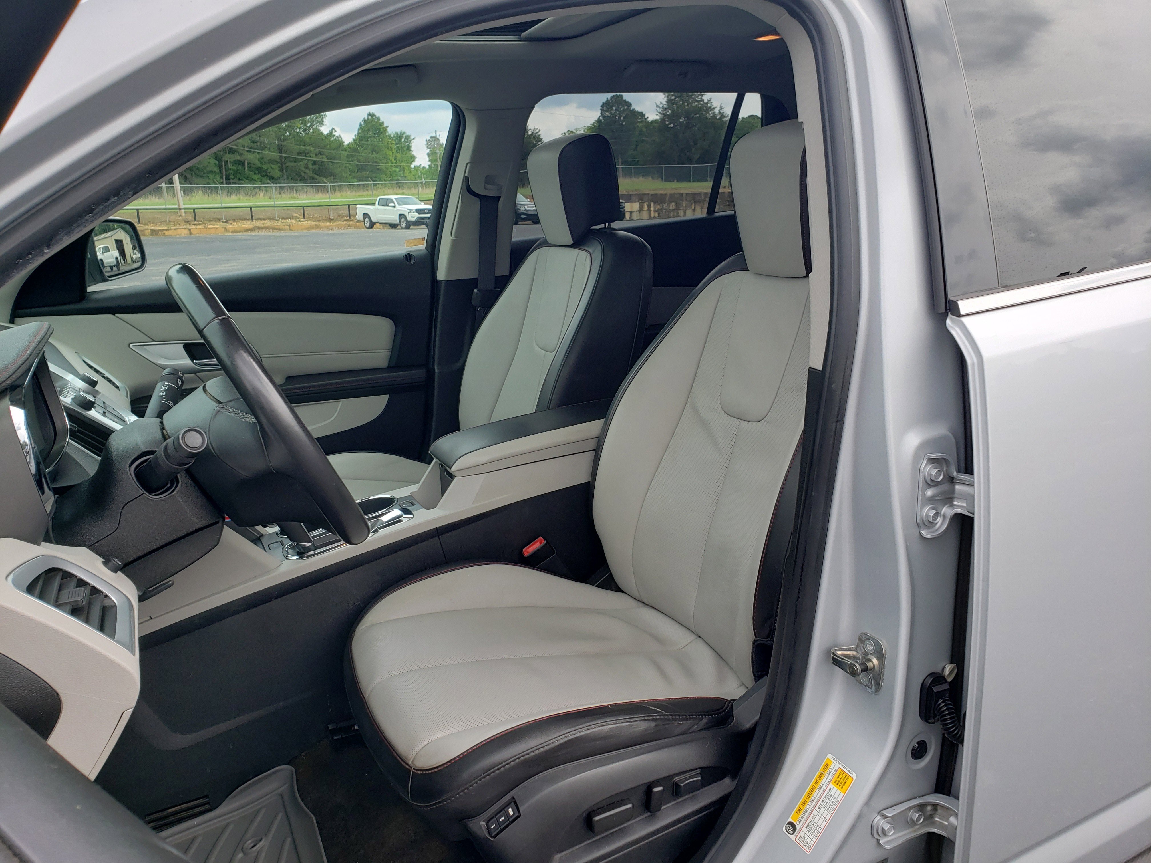 Used 2011 GMC Terrain SLT FWD image 25