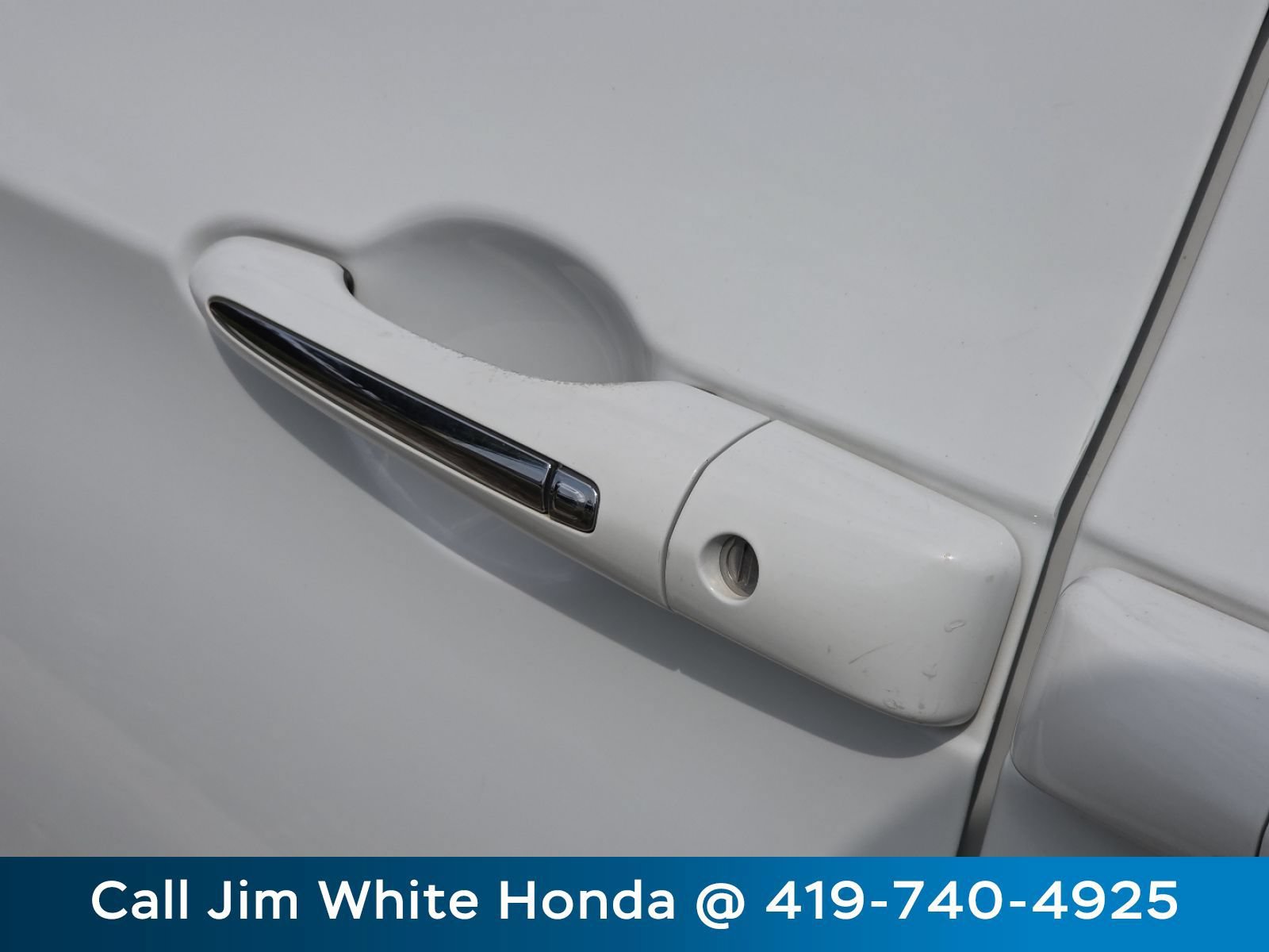 Used 2018 Chrysler Pacifica Touring-L FWD image 13