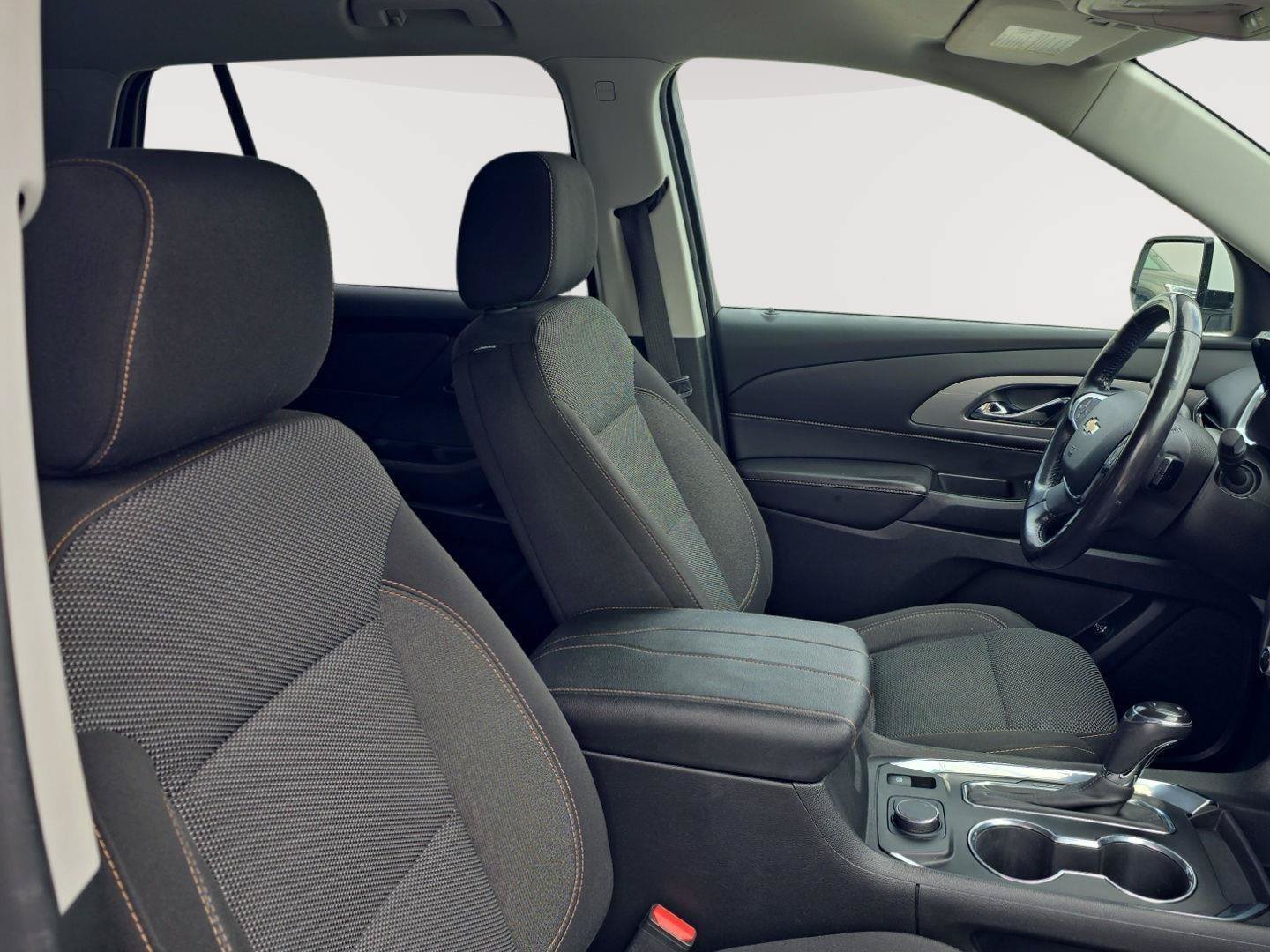 Used 2018 Chevrolet Traverse LT FWD image 24