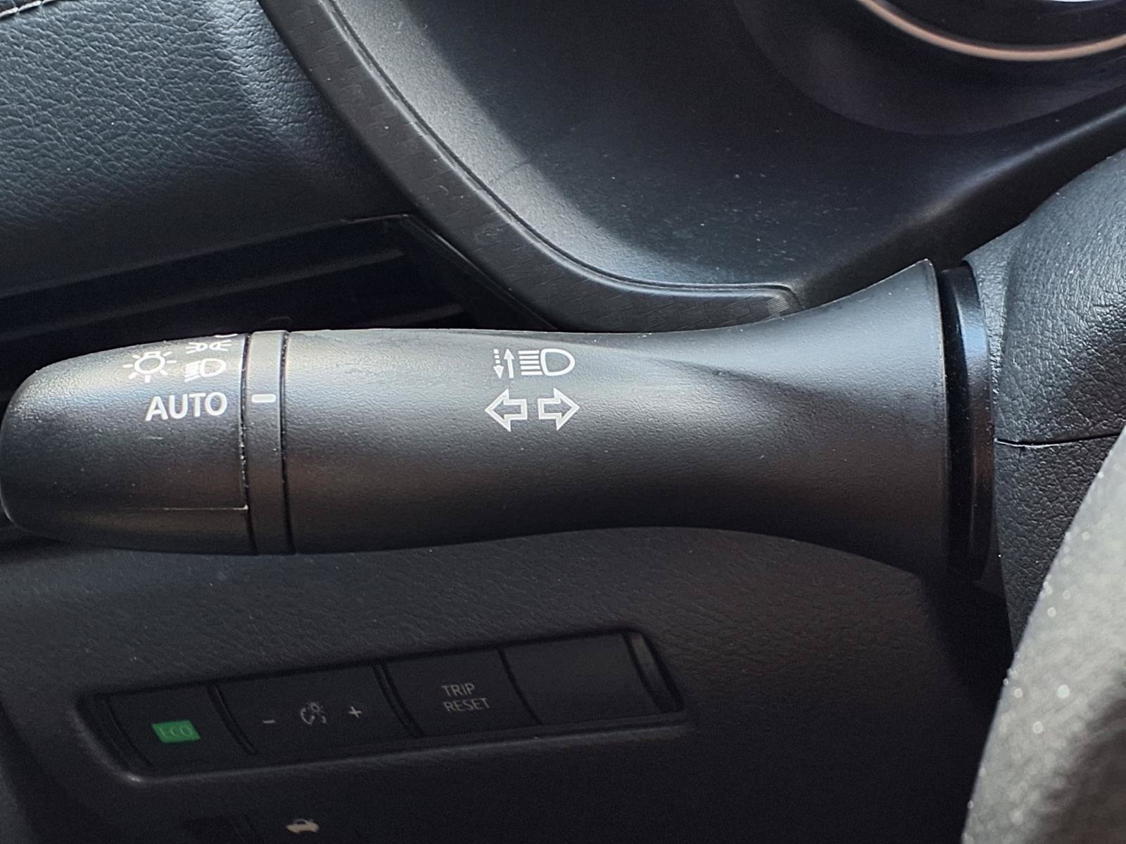 Used 2022 Nissan Sentra SV FWD image 13