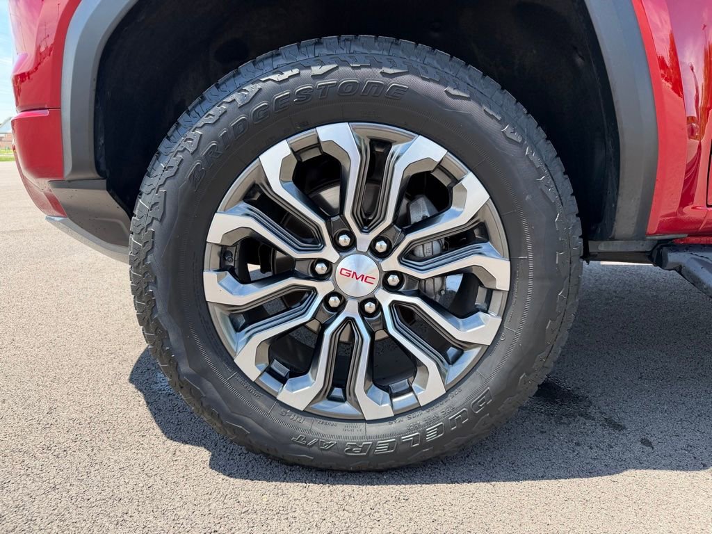 Used 2025 GMC Canyon Denali AWD/4WD image 17