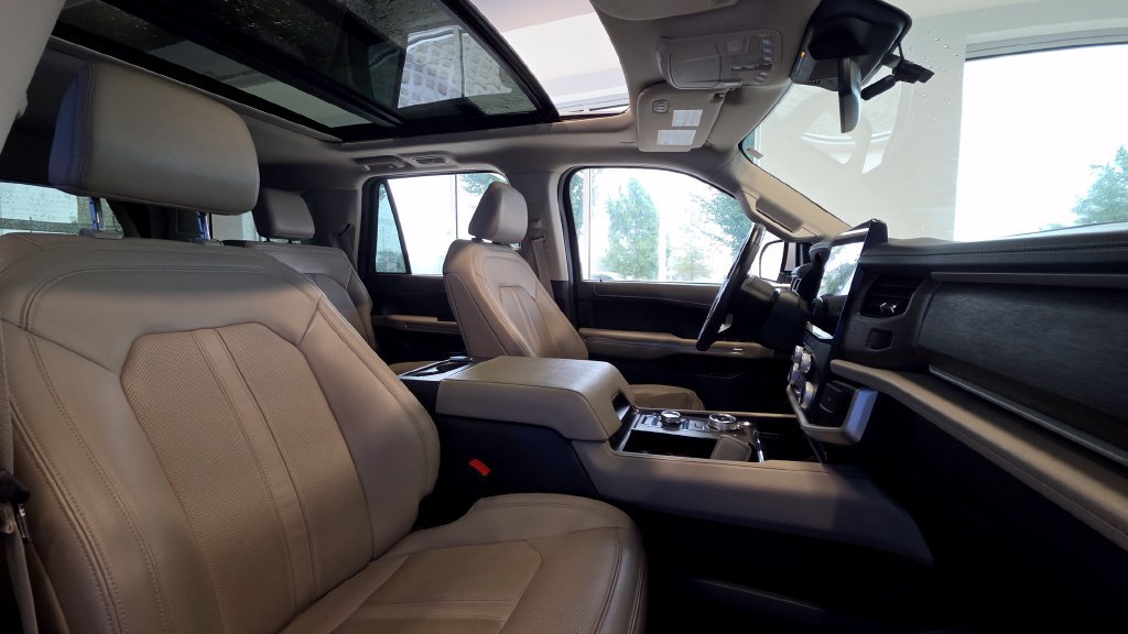 Used 2024 Ford Expedition Limited AWD/4WD image 11