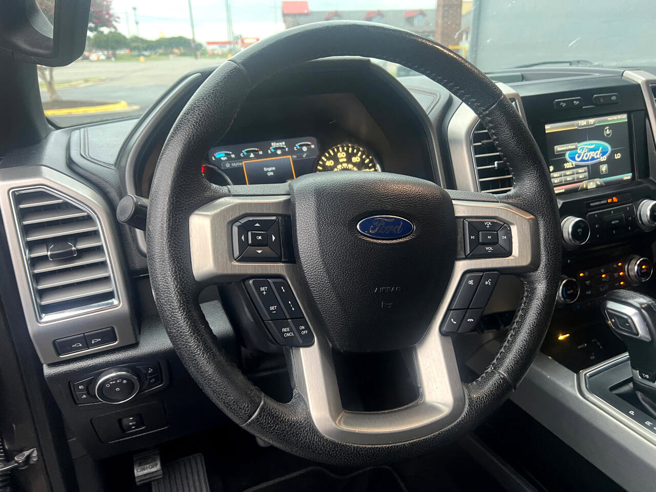 Used 2015 Ford F150 Platinum w/ Equipment Group 701A Luxury image 10