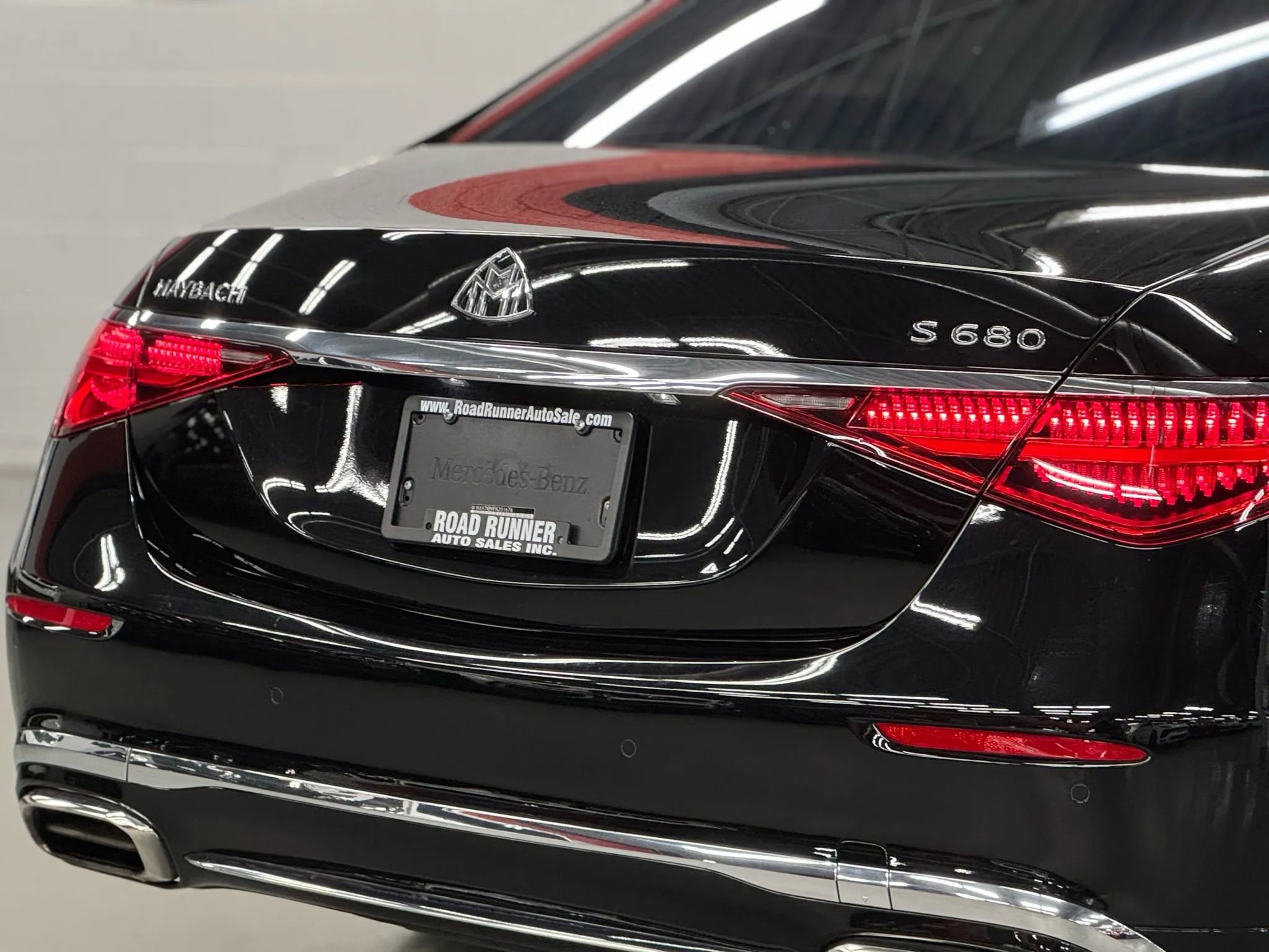 Used 2023 Mercedes-Benz Maybach S 680 S 680 4MATIC Sedan 4D w/ Manufaktur Leather Package image 13