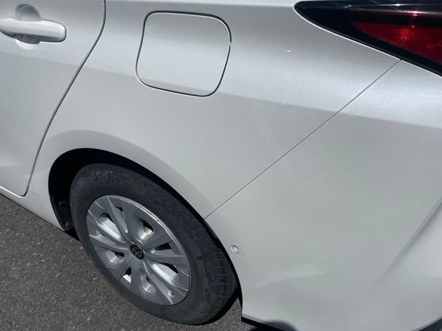 Used 2020 Toyota Prius LE FWD image 7