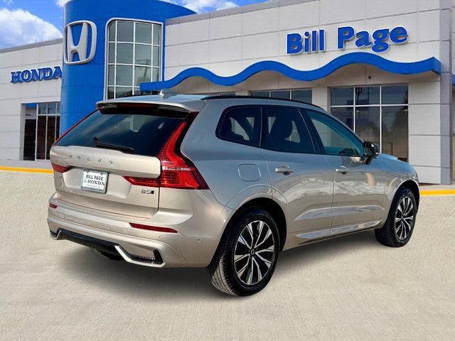 Used 2025 Volvo XC60 B5 Plus image 7