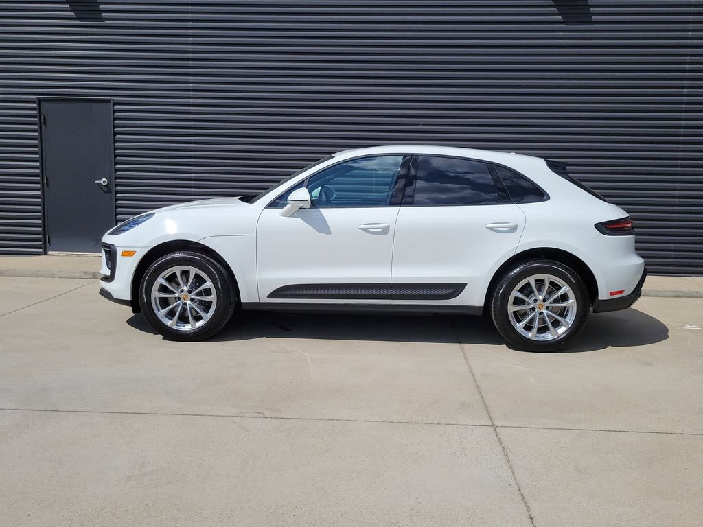 New 2026 Porsche Macan AWD/4WD image 2