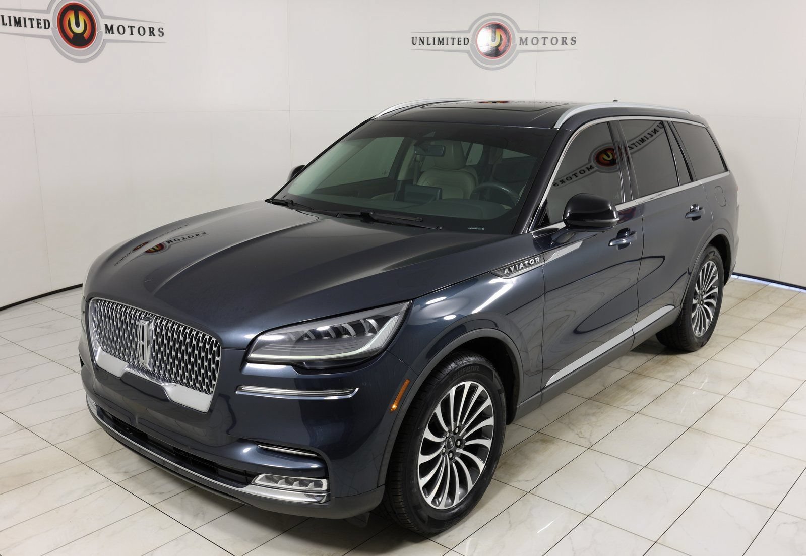 Used 2021 Lincoln Aviator Reserve w/ Class IV Trailer Tow Package AWD/4WD image 35